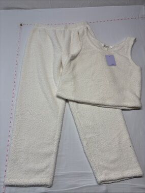 Mellow Plush Sleeveless Loungewear 2 piece suit in soft yellow - comfort trendy